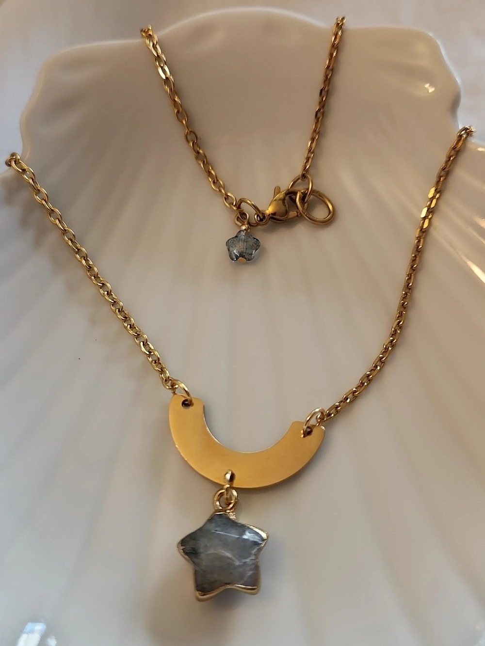 🌟 18k Gold Plated Stainless Steel Grey Jade Star Necklace